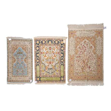 3 Oriental silk carpets. HEREKE, 20th c., - photo 2