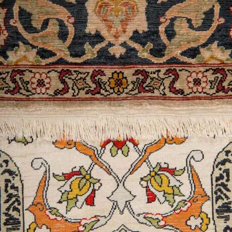 3 Oriental silk carpets. HEREKE, 20th c., - photo 5