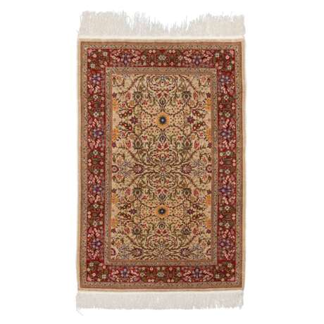 Oriental silk carpet. HEREKE, 127x84 cm. - photo 1