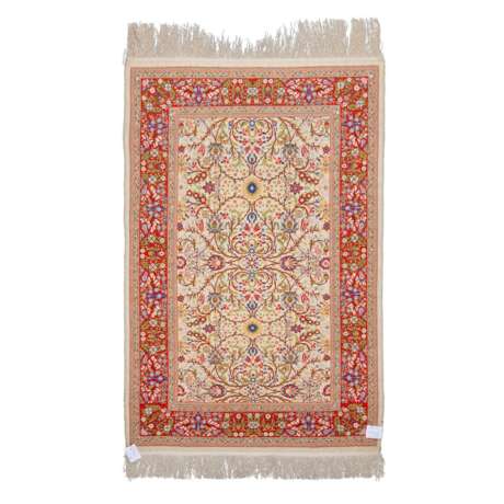 Oriental silk carpet. HEREKE, 127x84 cm. - photo 2