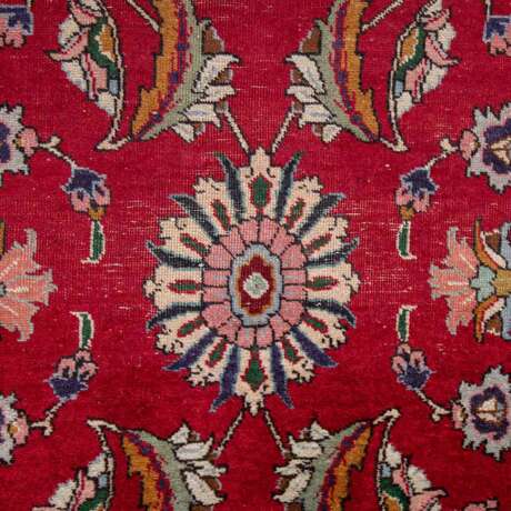 Oriental carpet. TEREBRIS/PERSIA, 1st half of 20th century, ca. 358x301 cm. - Foto 2