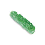 A CARVED JADEITE `DRAGON` BELT HOOK - photo 1