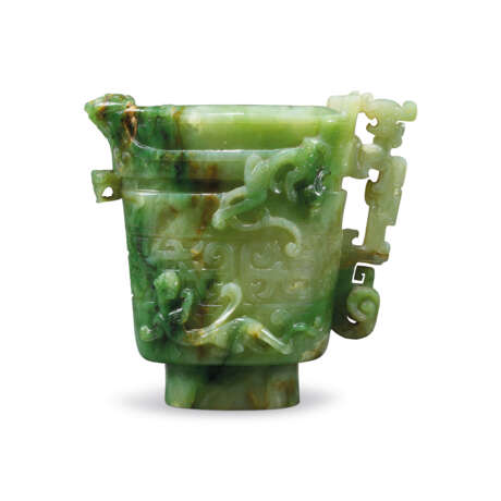 A SPINACH-GREEN JADE `CHILONG` LIBATION CUP - photo 2