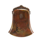 A ‘RED-VEINED’ STONE BELL-SHAPED INK STONE - photo 2