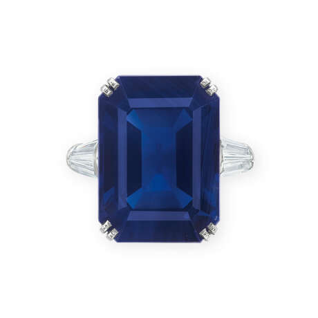 A SUPERB SAPPHIRE AND DIAMOND RING - Foto 1