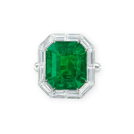 FORMS EMERALD AND DIAMOND RING - photo 1