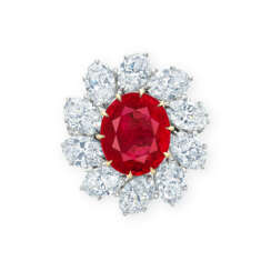 AN EXCEPTIONAL RUBY AND DIAMOND RING, BY RONALD ABRAM