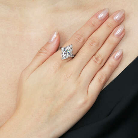DIAMOND RING, MOUNTED BY CARTIER - photo 2