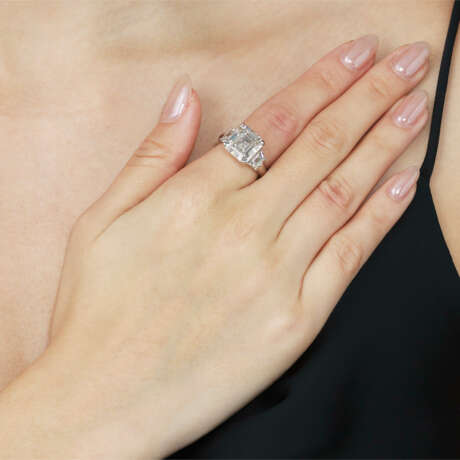 MOUSSAIEFF DIAMOND RING - photo 2