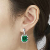 FORMS EMERALD AND DIAMOND EARRINGS - photo 3