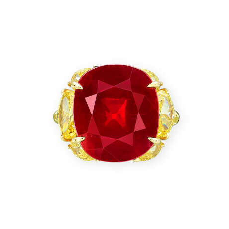 THE MYTHIC RUBY
A MAGNIFICENT RUBY AND COLOURED DIAMOND RING - фото 1
