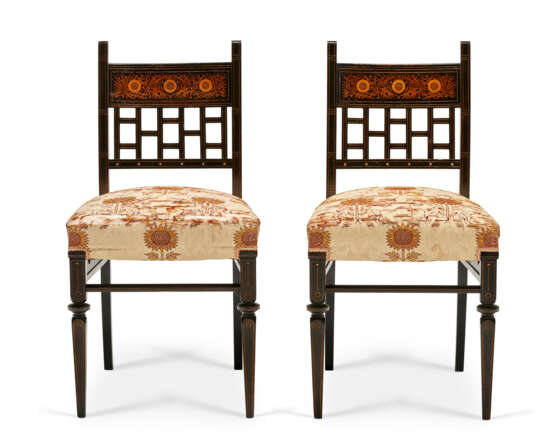 A PAIR OF AMERICAN AESTHETIC MOVEMENT INLAID AND PARCEL-GILT EBONIZED CHERRYWOOD SIDE CHAIRS - фото 2