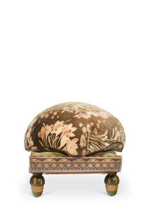 A PAIR OF EGYPTIAN REVIVAL PAINTED FOOTSTOOLS - фото 2