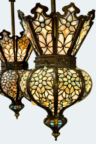 ATTRIBUTED TO TIFFANY STUDIOS AND ASSOCIATED ARTISTS - Foto 2