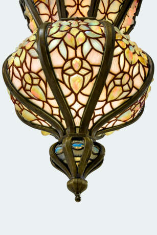 ATTRIBUTED TO TIFFANY STUDIOS AND ASSOCIATED ARTISTS - photo 3