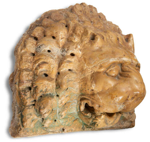 AN ITALIAN VERONA MARBLE FOUNTAIN HEAD IN THE FORM OF A LION - фото 2
