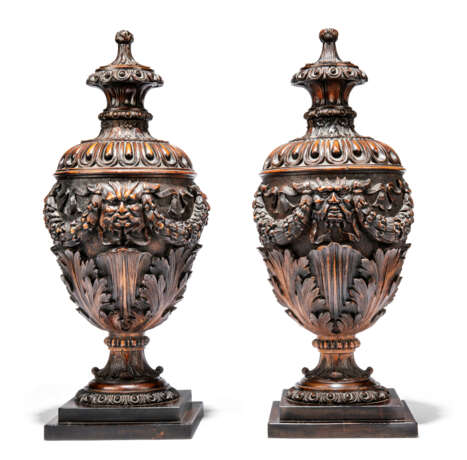 A PAIR OF ITALIAN RENAISSANCE REVIVAL CARVED AND STAINED PINE ORNAMENTAL URNS - photo 2
