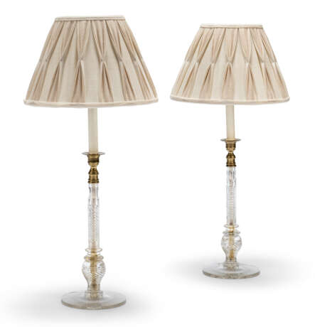 TWO PAIRS OF TABLE LAMPS - Foto 2