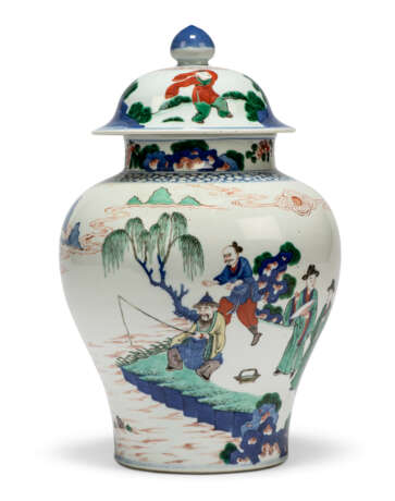 A CHINESE WUCAI BALUSTER VASE AND COVER - photo 2