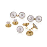 CARTIER MOTHER-OF-PEARL AND DIAMOND DRESS-SET - photo 3