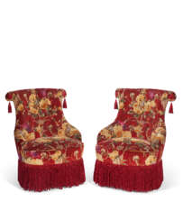 A PAIR OF 19TH CENTURY FRENCH SLIPPER CHAIRS