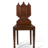 A PAIR OF WILLIAM IV MAHOGANY HALL CHAIRS - photo 2