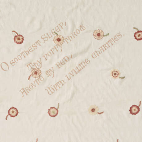 AN ENGLISH EMBROIDERED LINEN BED COVER - фото 1