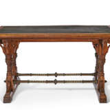 A GOTHIC REVIVAL CENTER TABLE - Foto 1