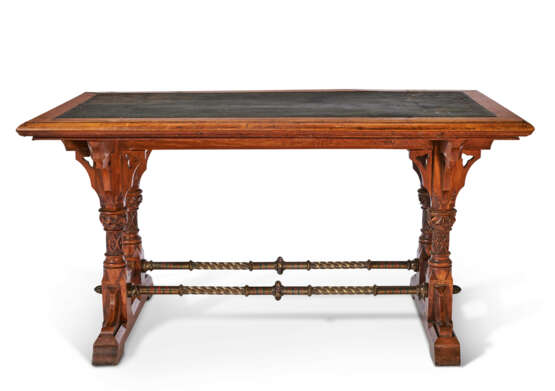 A GOTHIC REVIVAL CENTER TABLE - фото 1
