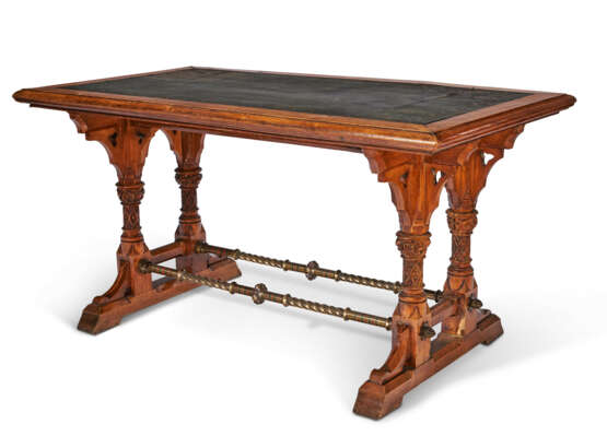 A GOTHIC REVIVAL CENTER TABLE - фото 2