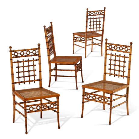 A SET OF FOUR AMERICAN FAUX BAMBOO MAPLE SIDE CHAIRS - Foto 1