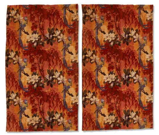 TWO LENGTHS OF ENGLISH PRINTED COTTON VELVET - Foto 2