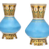 A PAIR OF MINTON TURQUOISE AND GOLD-GROUND BONE CHINA VASES - фото 2