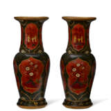 A VERY LARGE PAIR OF BERLIN FAYENCE JAPANNED VASES - фото 2