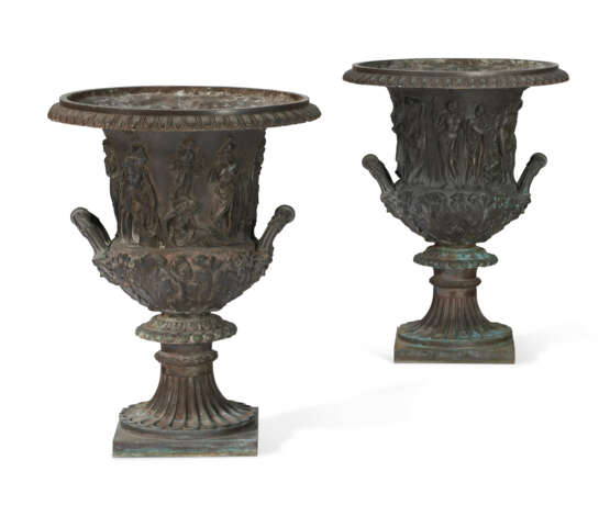 A PAIR OF PATINATED BRONZE MODELS OF THE BORGHESE VASE - photo 2