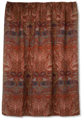 THREE PAIRS OF ENGLISH WOOL DOUBLECLOTH CURTAINS, 'PEACOCK & DRAGON' - Foto 1