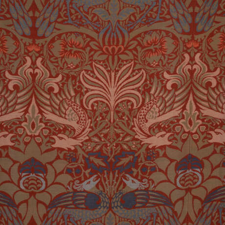 THREE PAIRS OF ENGLISH WOOL DOUBLECLOTH CURTAINS, 'PEACOCK & DRAGON' - фото 3