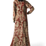 A BURGUNDY SILK VELVET AND SILVER STENCILED LONG SLEEVED EVENING DRESS - фото 2
