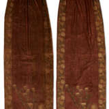 A PAIR OF ENGLISH PRINTED WOOL VELVET PORTIÈRES - photo 1