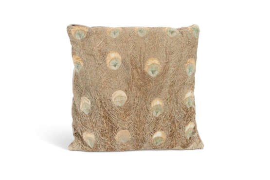 A PAIR OF PILLOWS COVERED IN FORTUNY STENCILED COTTON - photo 4
