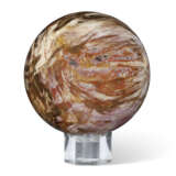 A FOSSIL WOOD SPHERE - Foto 4
