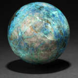 A CHRYSOCOLLA WITH AZURITE SPHERE - Foto 3