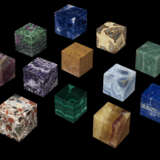 A DIVERSE GROUP OF TWELVE CUBE AND CUBIC MINERAL SPECIMENS - Foto 1