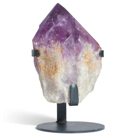 A LARGE AMETHYST CRYSTAL - photo 1