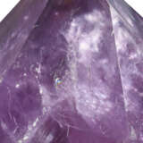 A LARGE AMETHYST CRYSTAL - photo 2