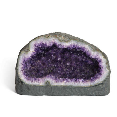 AN AMETHYST GEODE - photo 1