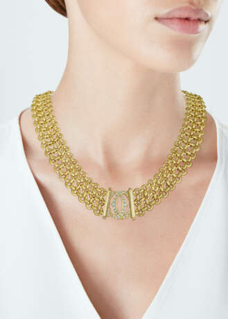 CARTIER SUITE OF DIAMOND AND GOLD `PENELOPE` JEWELRY - Foto 2