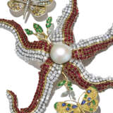 AN ICONIC SALVADOR DAL&#205; `&#201;TOILE DE MER` CULTURED PEARL, RUBY, DIAMOND AND EMERALD BROOCH - photo 9
