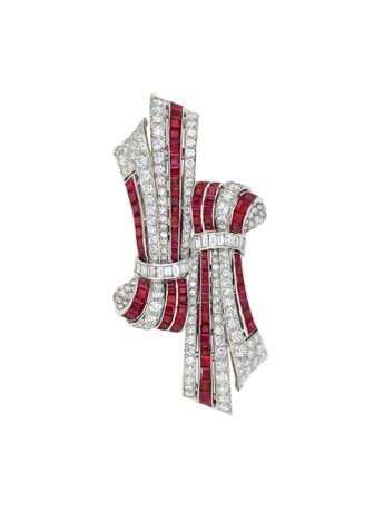 RETRO PAIR OF RUBY AND DIAMOND CLIP-BROOCHES - фото 1