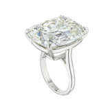 AN IMPRESSIVE DIAMOND RING - Foto 4